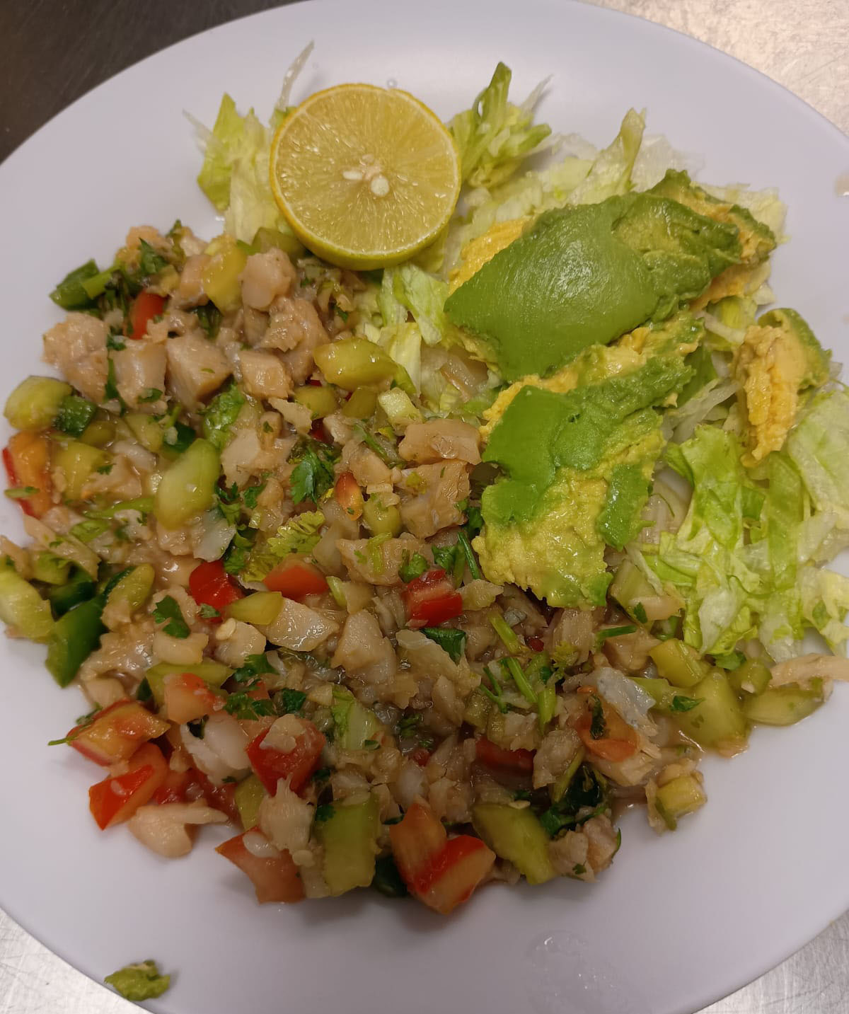 Ceviche con aguacate